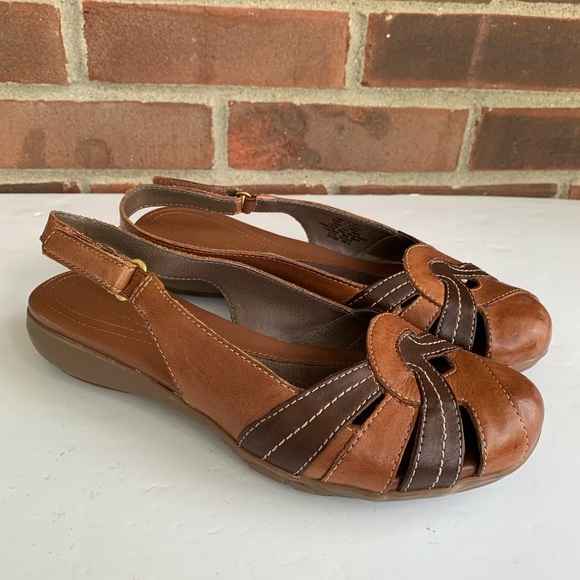 naturalizer closed toe sandals